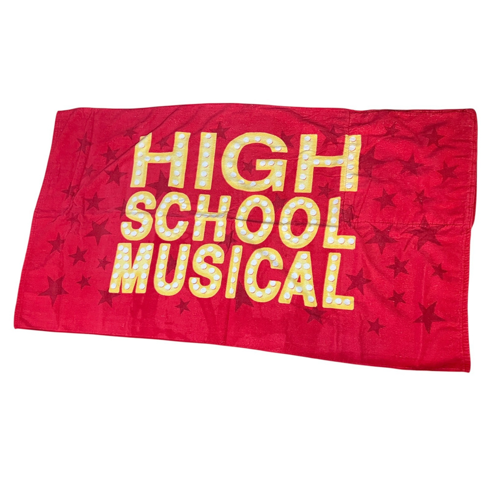 Disney High‎ School Musical Beach Towel Red Star Logo Marquee DCOM Wildcats